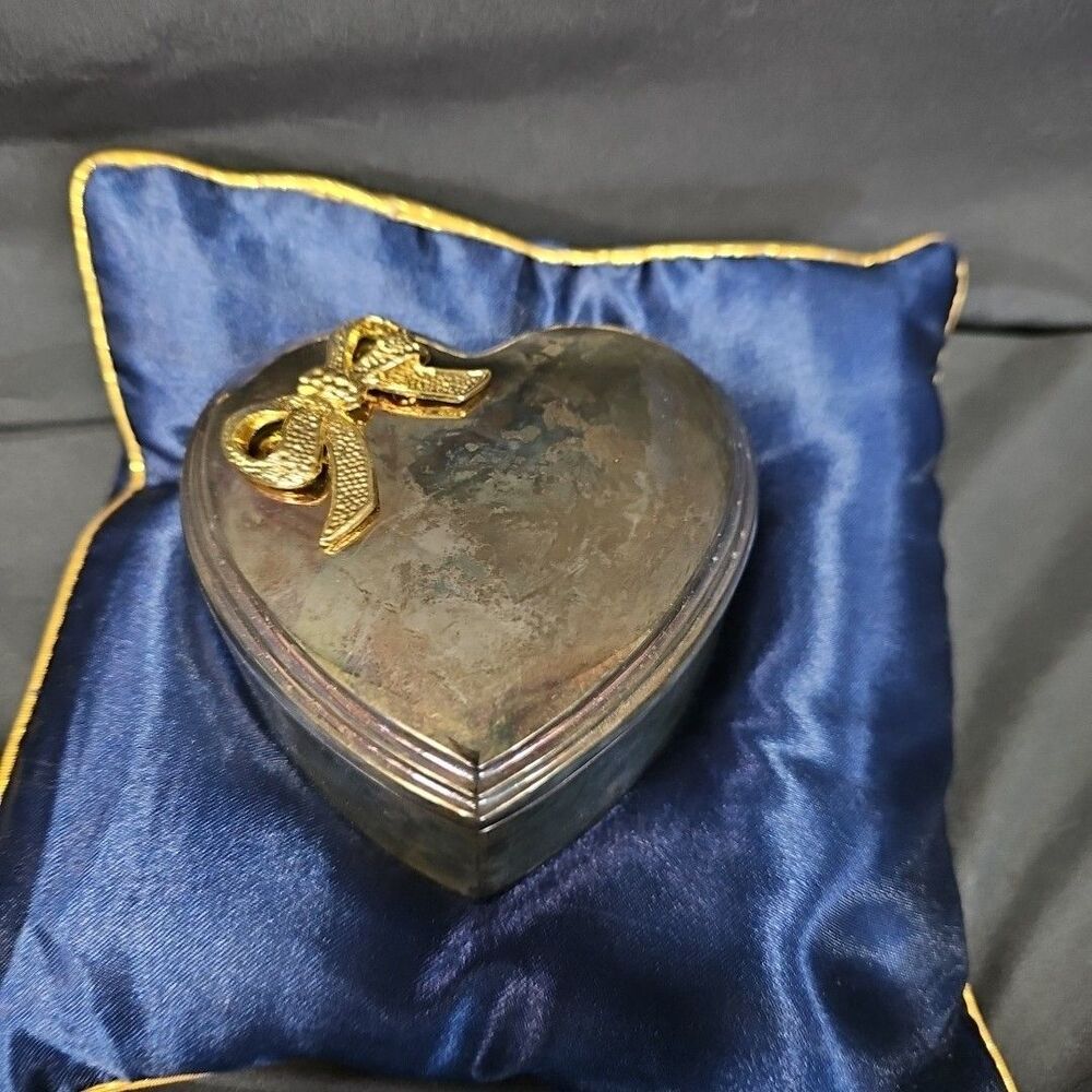 vintage majestic collection Silver Plated Jewelry Box